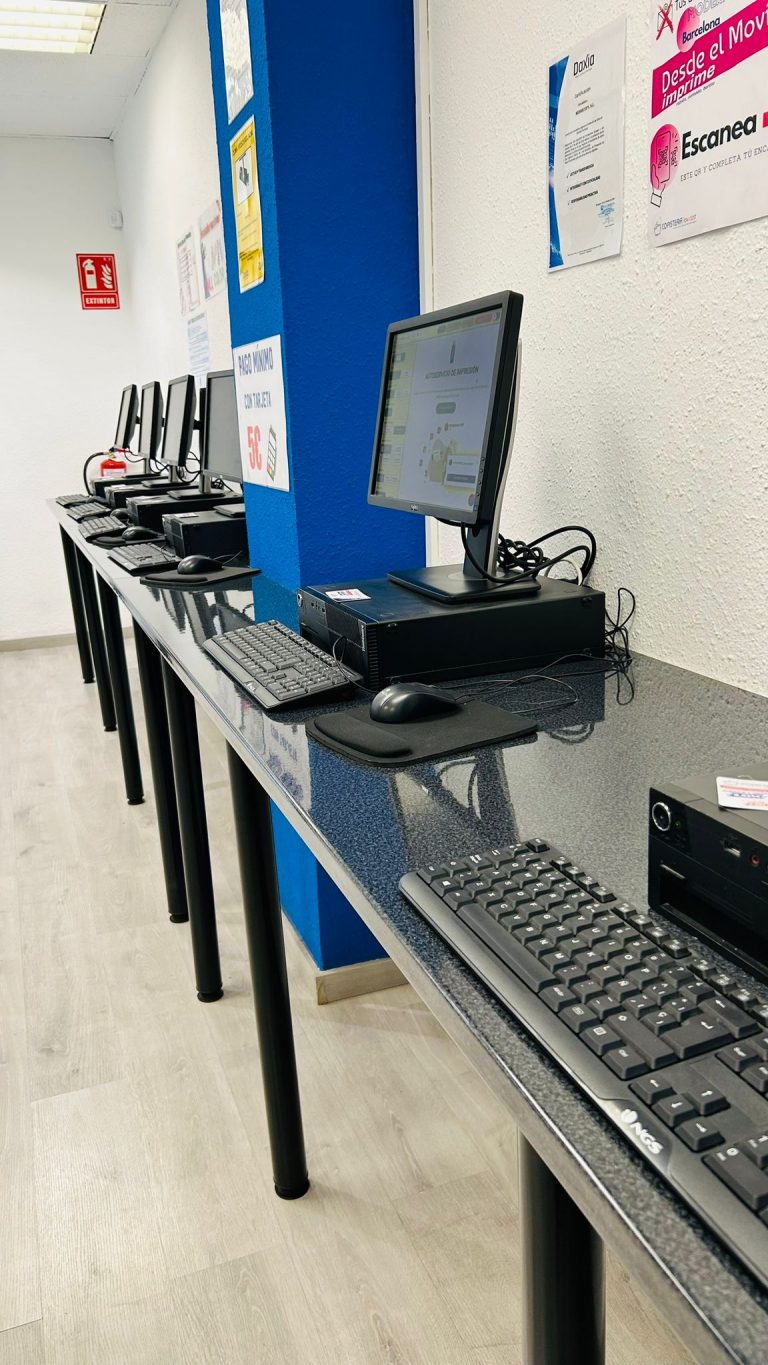 Copistería Low Cost Barcelona Clínic - foto 2